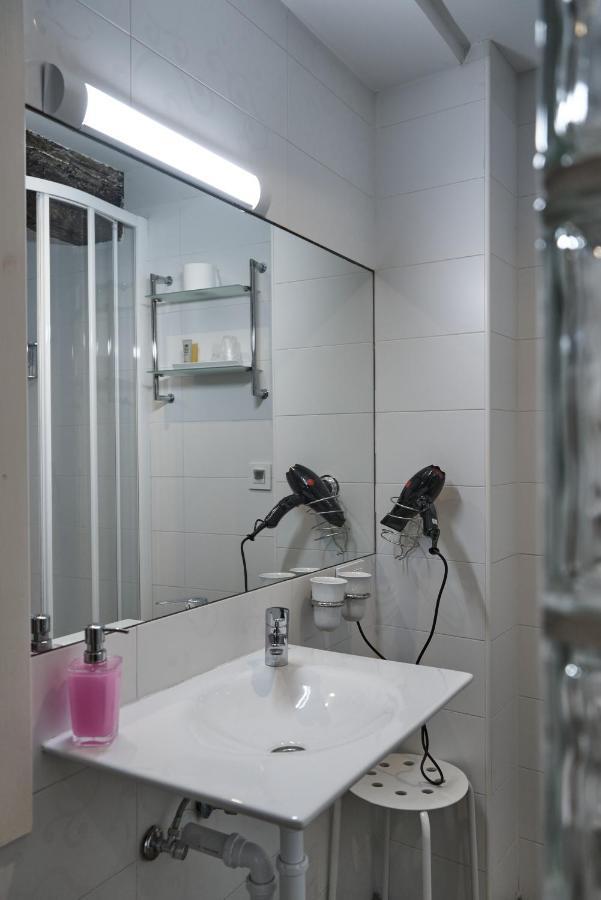 Pension Aliciazzz Bed And Breakfast Bilbao Luaran gambar